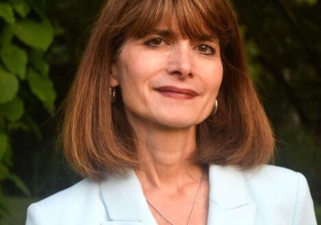 Portrait of Nanette Elster.